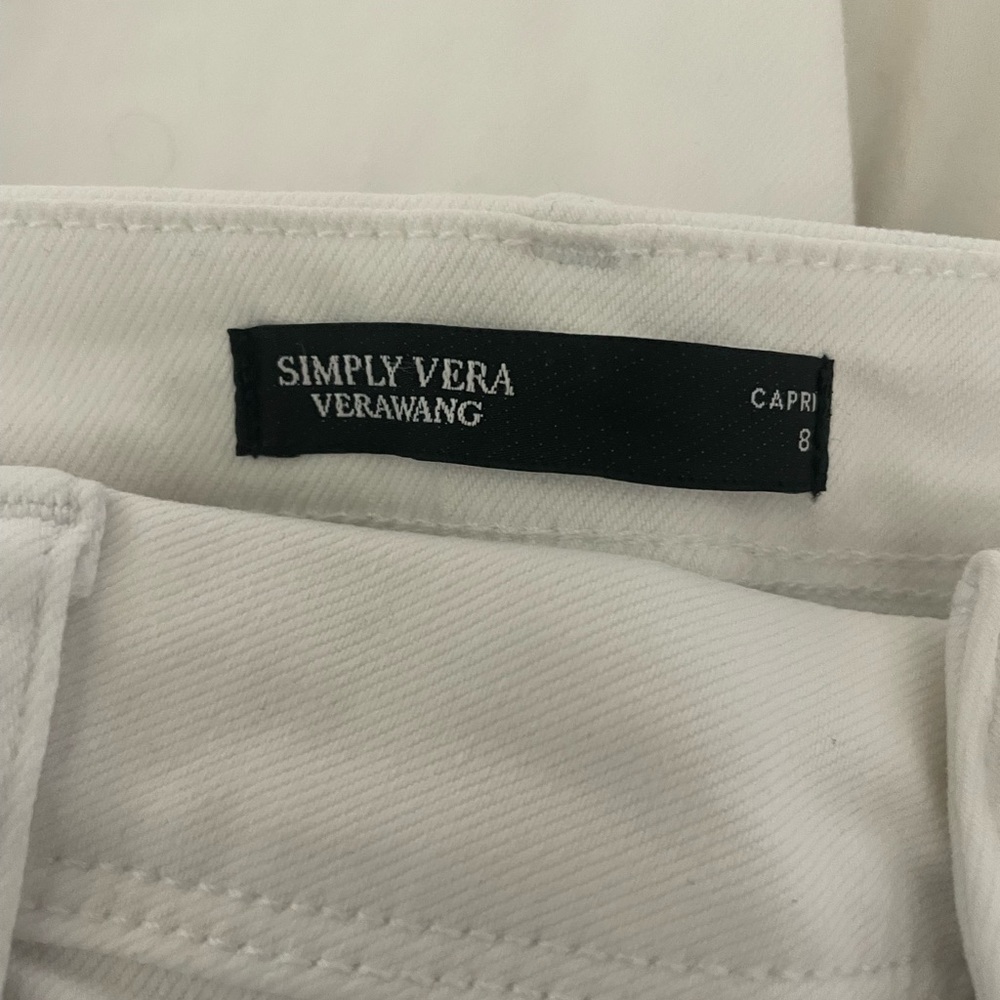 Vera wang white capri with crochet detail - Picture 1 of 5